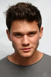 Фото Джереми Ирвин (Jeremy Irvine)