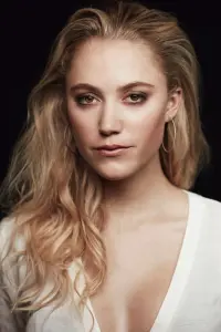 Фото Майка Монро (Maika Monroe)