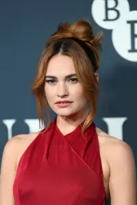 Фото Лили Джеймс (Lily James)