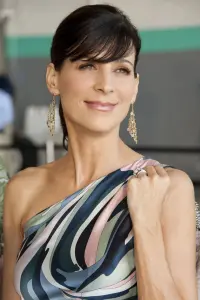 Фото Перри Ривз (Perrey Reeves)