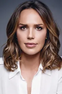 Фото Ариэль Кеббель (Arielle Kebbel)