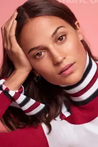 Фото  (Alicia Vikander)