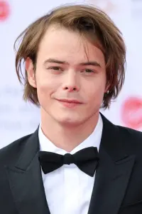 Фото Чарли Хитон (Charlie Heaton)