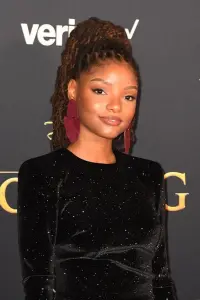 Фото Холли Бэйли (Halle Bailey)