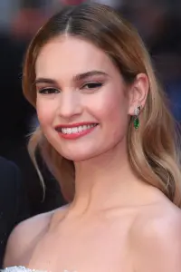 Фото Лили Джеймс (Lily James)