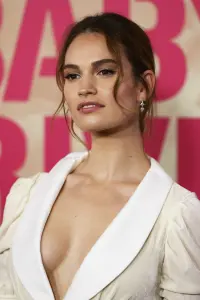 Фото Лили Джеймс (Lily James)