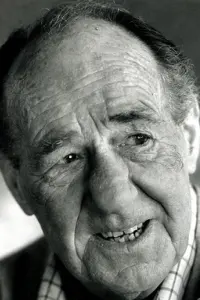 Фото Майкл Хордерн (Michael Hordern)