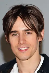 Фото Рив Карни (Reeve Carney)