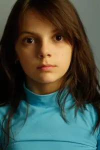 Фото Дафни Кин (Dafne Keen)