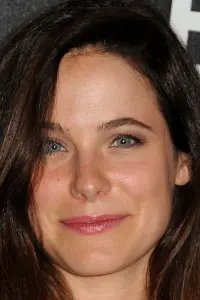 Фото Кэролайн Давернас (Caroline Dhavernas)