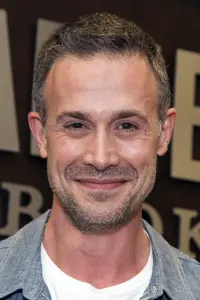 Фото Фредди Принц мл. (Freddie Prinze Jr.)