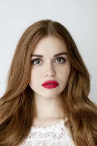 Фото  (Holland Roden)