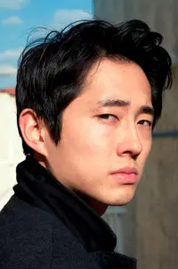 Фото Стивен Юн (Steven Yeun)