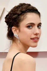 Фото Маргарет Куэлли (Margaret Qualley)