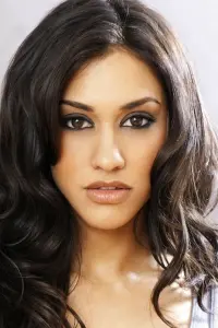 Фото Янина Гаванкар (Janina Gavankar)