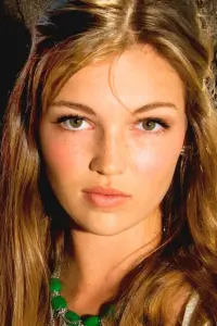 Фото  (Lili Simmons)