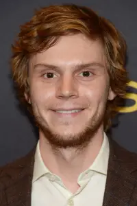 Фото Эван Питерс (Evan Peters)