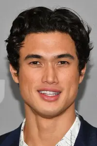 Фото  (Charles Melton)