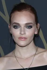 Фото  (Madeline Brewer)