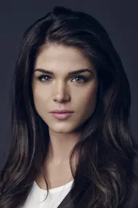 Фото Мари Авгеропулос (Marie Avgeropoulos)