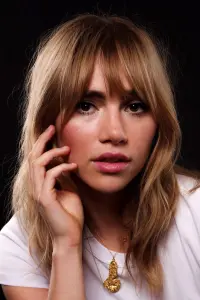 Фото  (Suki Waterhouse)