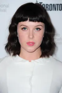 Фото  (Alexandra Roach)