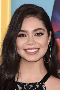 Фото Аули Кравальо (Auli'i Cravalho)