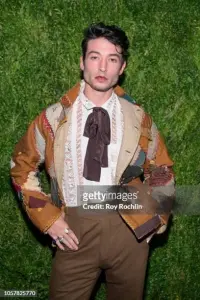 Фото Эзра Миллер (Ezra Miller)