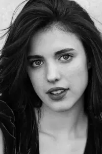 Фото Маргарет Куэлли (Margaret Qualley)