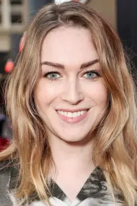 Фото  (Jamie Clayton)