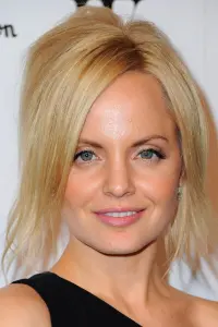 Фото Мена Сувари (Mena Suvari)