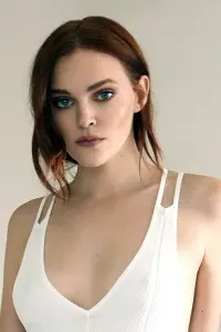 Фото  (Madeline Brewer)