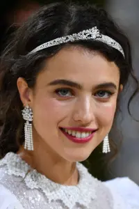 Фото Маргарет Куэлли (Margaret Qualley)