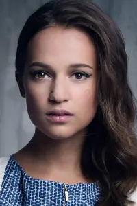 Фото  (Alicia Vikander)