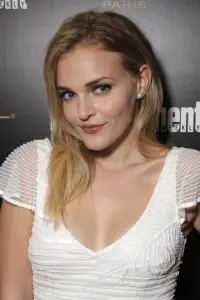 Фото  (Madeline Brewer)