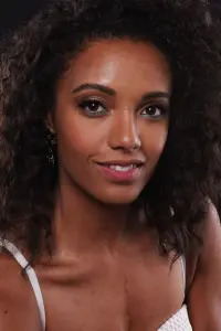 Фото  (Maisie Richardson-Sellers)