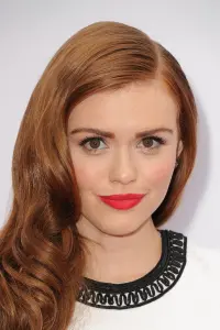 Фото  (Holland Roden)