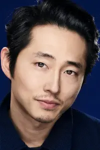 Фото Стивен Юн (Steven Yeun)