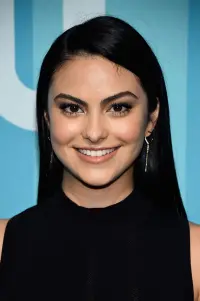 Фото  (Camila Mendes)