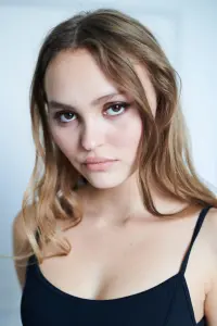 Фото Лили-Роуз Депп (Lily-Rose Depp)