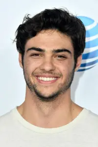 Фото Ной Сентинео (Noah Centineo)