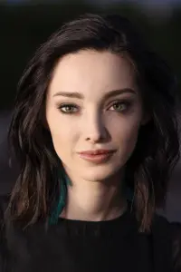 Фото Эмма Дюмон (Emma Dumont)