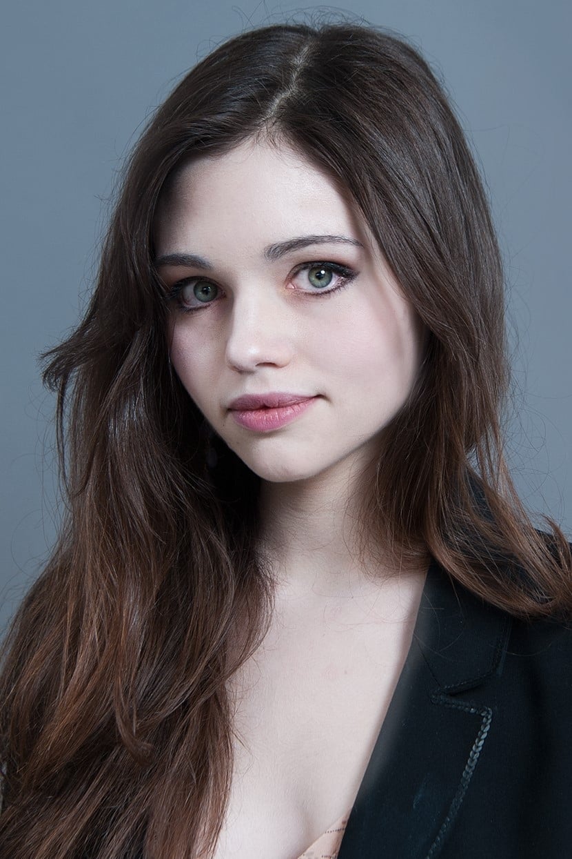 Фото  (India Eisley)