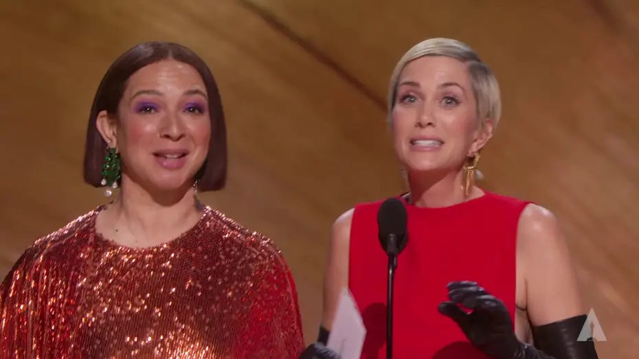 Видео к фильму Маленькие женщины | Maya Rudolph and Kristen Wiig present  "Little Women" wins Best Costume Design | 92nd Oscars (2020)