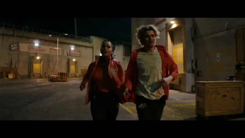 Видео к фильму Зараза | COLD STORAGE &ndash; Extrait in&eacute;dit VF &ndash; Joe Keery / Liam Neeson (2026)