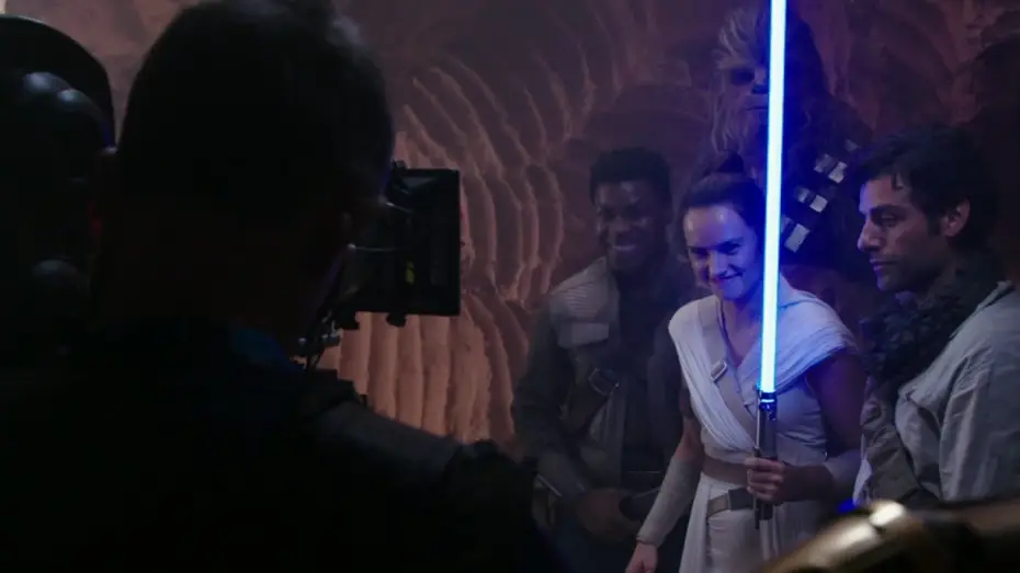 Видео к фильму Звёздные войны: Эпизод 9 - Скайуокер. Восход | Star Wars : L'Ascension de Skywalker - Reportage : "L'h&eacute;ritage Star Wars" [VOST]