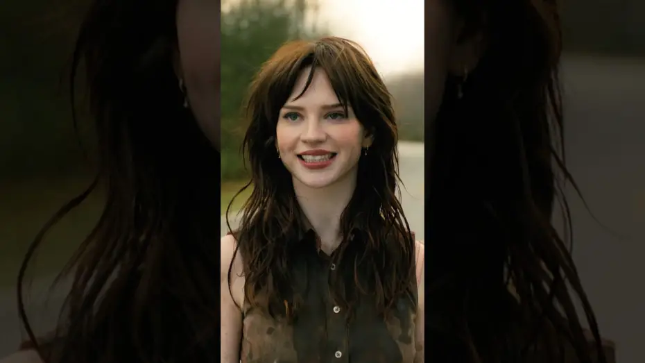 Видео к фильму Компаньон | Sophie Thatcher as Iris is a perfect match.
