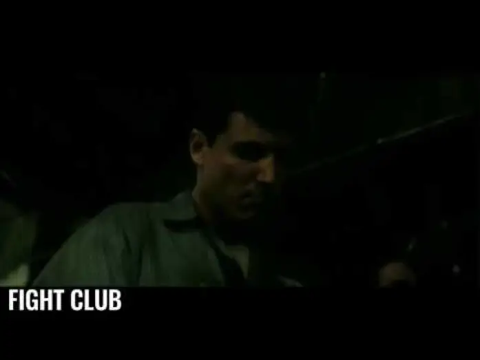 Видео к фильму Бойцовский клуб | Fight Club - Sc&egrave;ne culte - Premi&egrave;re r&egrave;gle du Fight Club, il est interdit de parler du Fight Club