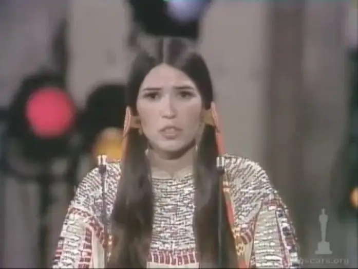 Видео к фильму Крёстный отец | Marlon Brando's Best Actor Oscar win for "The Godfather" | Sacheen Littlefeather
