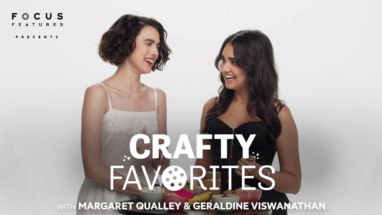 Видео к фильму Красотки в бегах | Margaret Qualley & Geraldine Viswanathan Cast of Drive-Away Dolls Chat Snacks